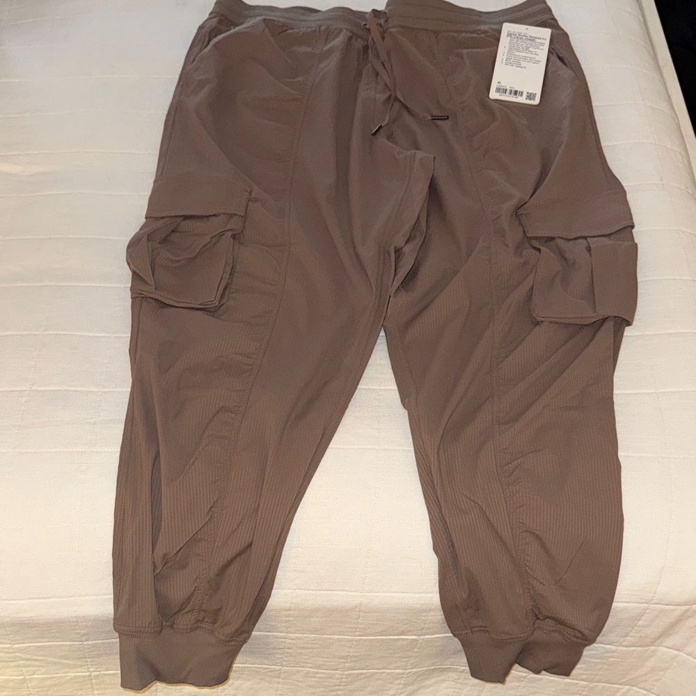 Lululemon Dance Studio Relaxed-Fit Mid-Rise Cargo Jogger - Taupetastic - Size XL